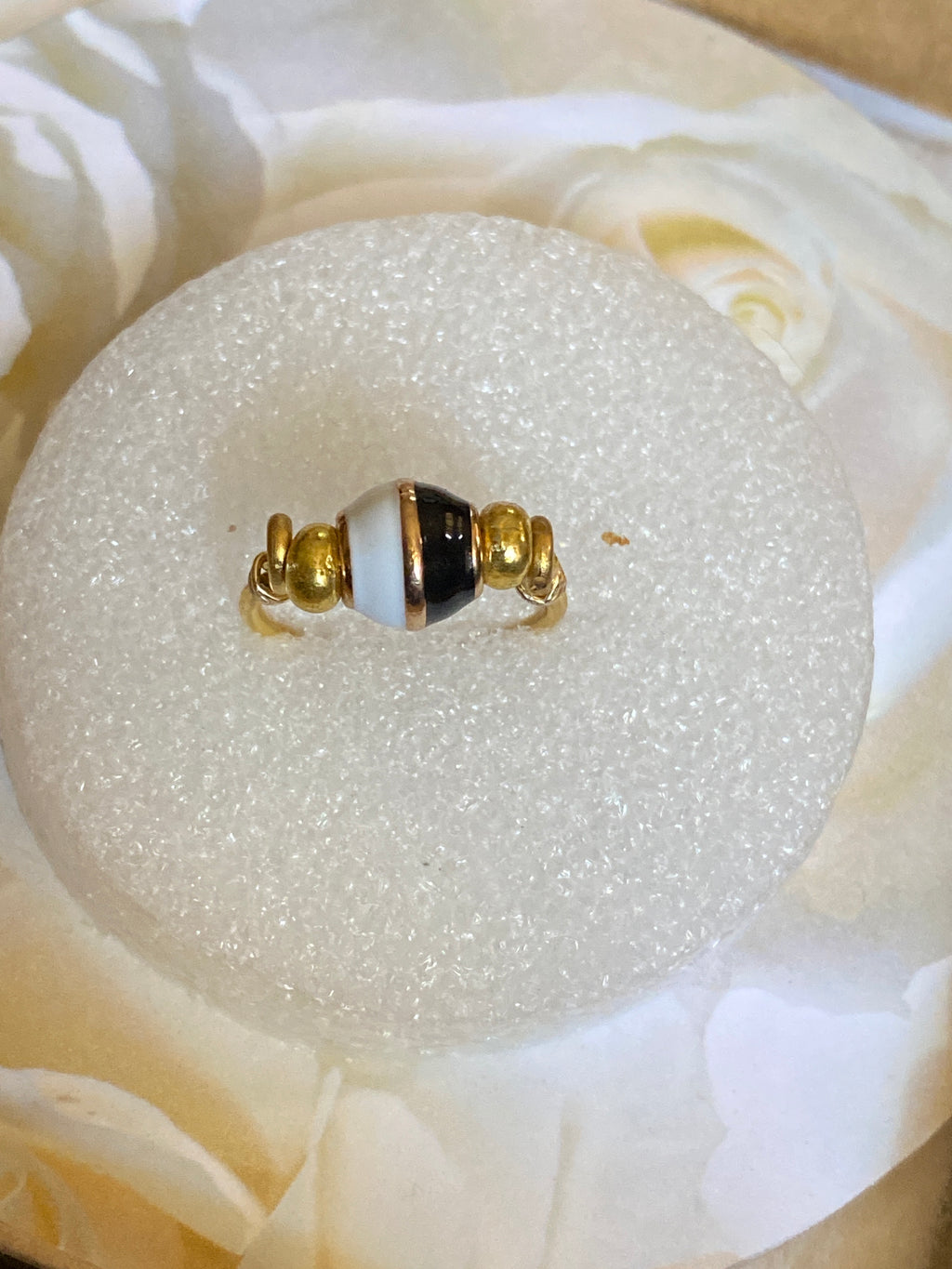 Hand Made Wire Ring White/Black Bead