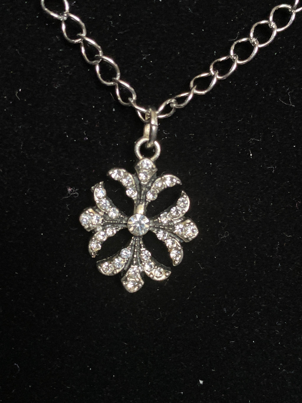 Rhinestone pendant Silver tone Chain Necklace