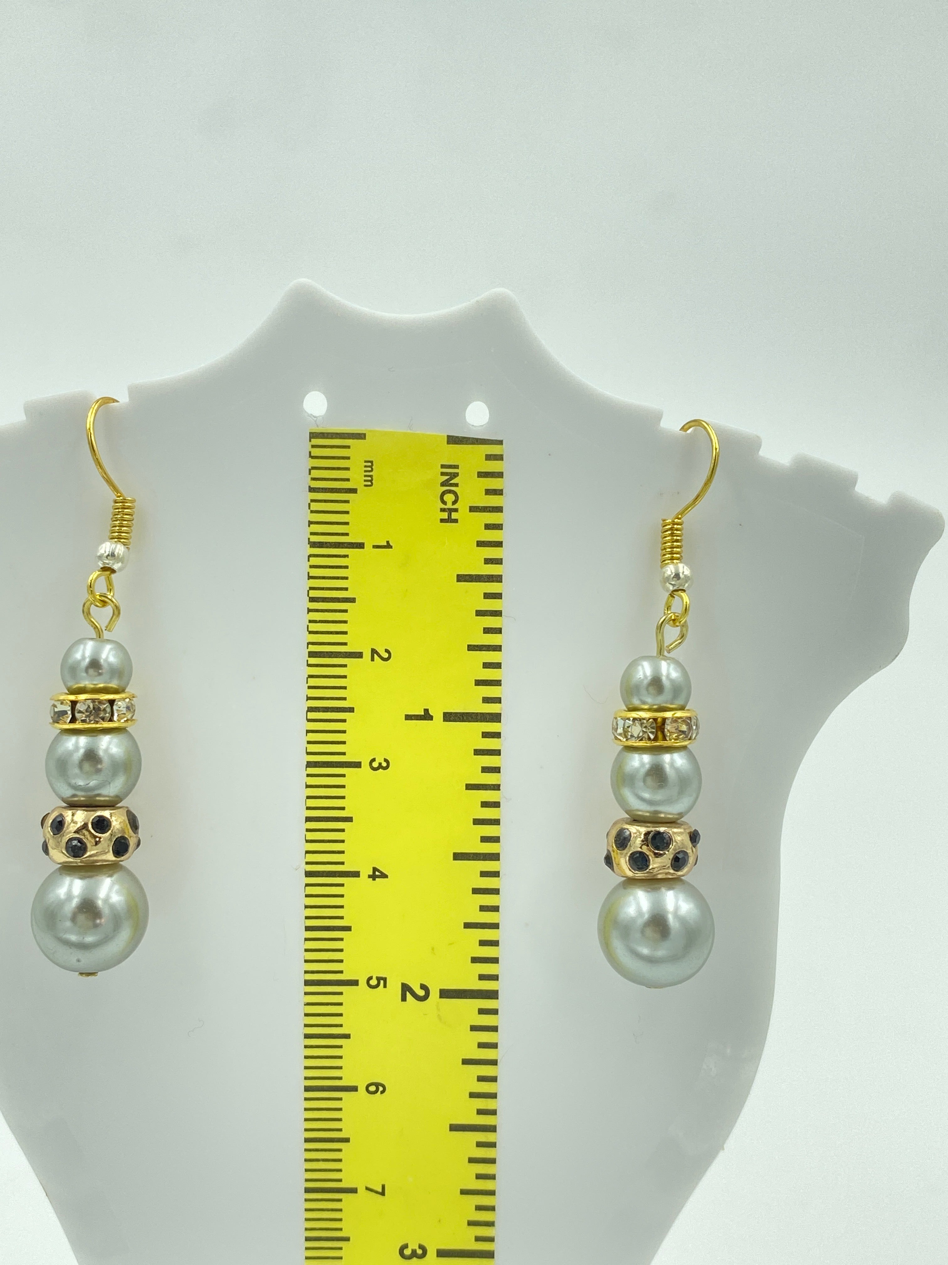 Hook Earrings Elegant Pearls and Rhinestones